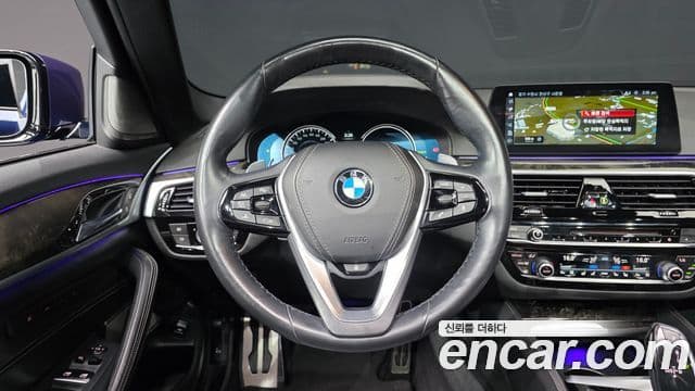 BMW 5 Series 2018 — Фото 15/20
