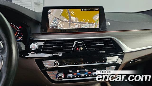 BMW 5 Series 2020 — Şəkil 14/20