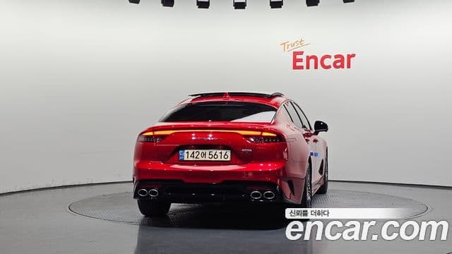 Kia Stinger 2021 — ფოტო 4/20