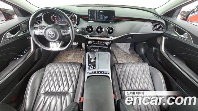 Kia Stinger 2021 — ფოტო 7/20