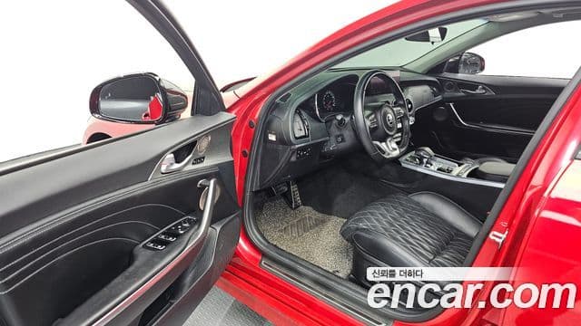 Kia Stinger 2021 — ფოტო 10/20