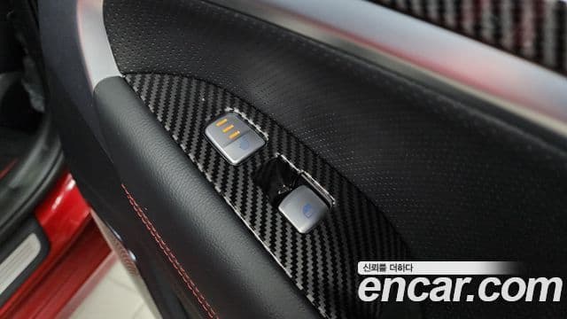 Genesis G70 2019 — ფოტო 19/20