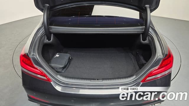 Genesis G70 2018 — ფოტო 17/20
