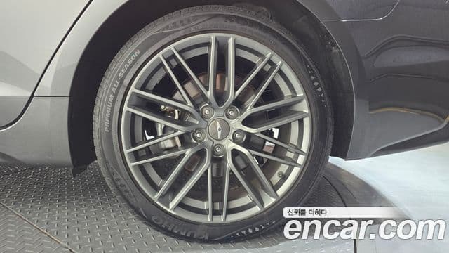 Genesis G70 2018 — Photo 25/31