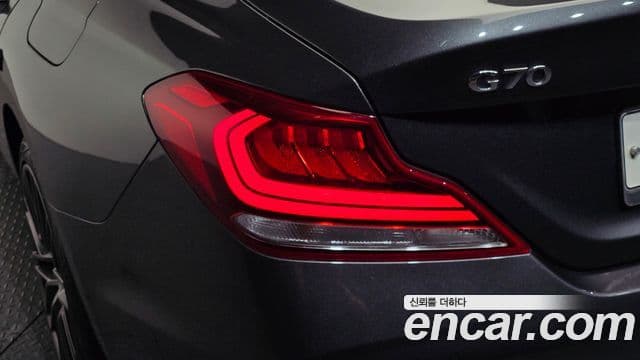 Genesis G70 2018 — Photo 24/31