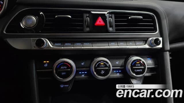 Genesis G70 2018 — Photo 8/31