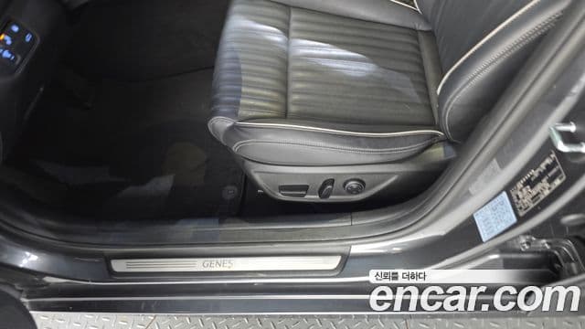 Genesis G70 2018 — Photo 29/31
