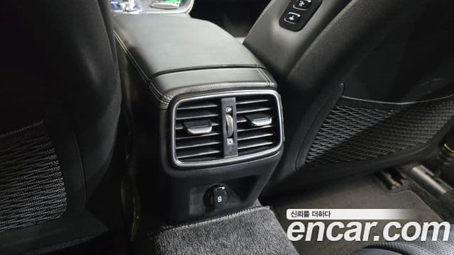 Genesis G70 2018 — Photo 13/31