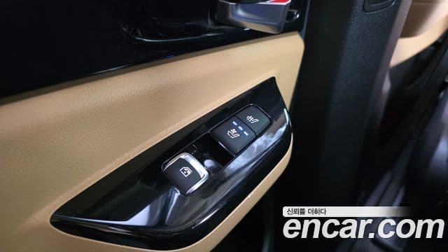 Kia Carnival 2022 — Фото 18/20