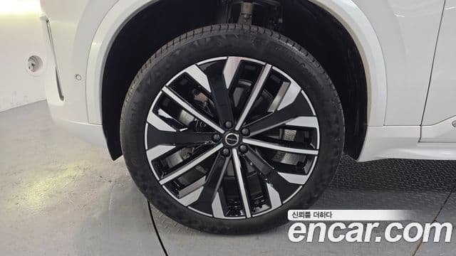 Volvo XC90 2025 — Şəkil 10/35
