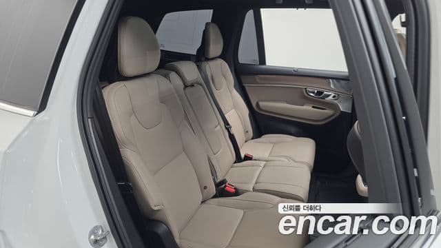Volvo XC90 2025 — Şəkil 29/35