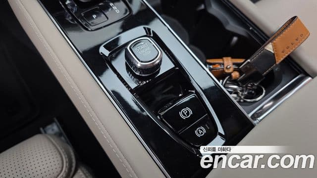 Volvo XC90 2025 — Şəkil 31/35