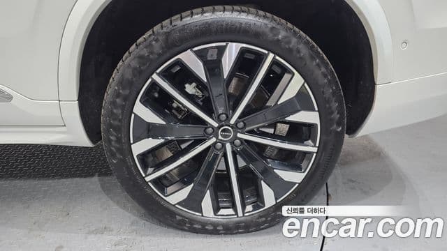 Volvo XC90 2025 — Şəkil 19/35