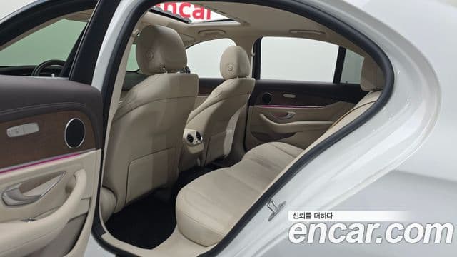 Mercedes-Benz E-Class 2019 — Şəkil 11/20