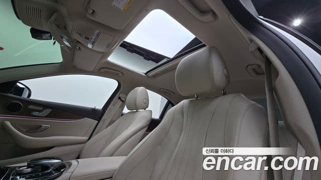 Mercedes-Benz E-Class 2019 — Şəkil 19/20