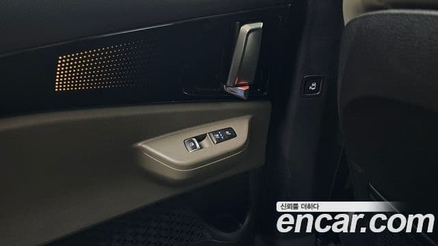Kia Carnival 2024 — Фото 19/20