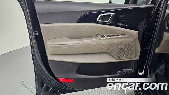 Kia Carnival 2024 — Photo 17/32