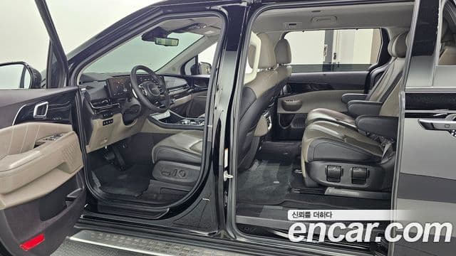 Kia Carnival 2024 — Photo 28/32