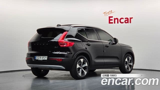 Volvo XC40 2023 — Фото 2/20