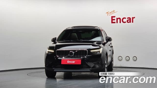 Volvo XC40 2023 — Фото 3/20