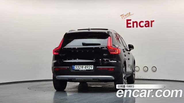 Volvo XC40 2023 — Фото 4/20