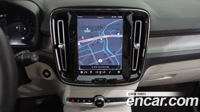 Volvo XC40 2023 — Фото 13/20