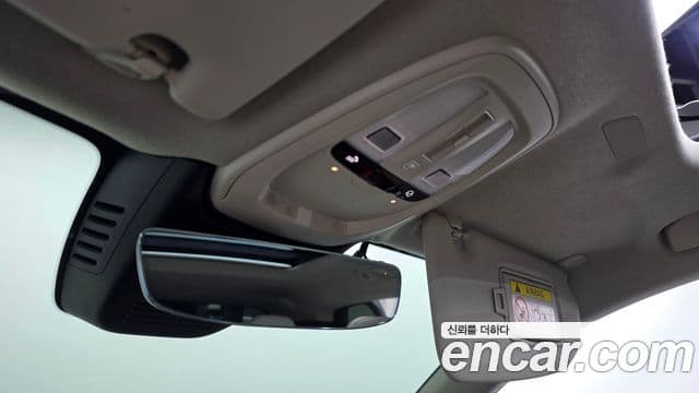 Volvo XC40 2023 — Photo 34/34