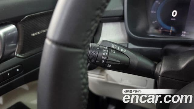 Volvo XC40 2023 — Photo 10/34