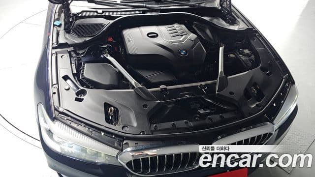 BMW 5 Series 2020 — фото 6 из 20