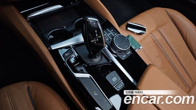 BMW 5 Series 2020 — фото 9 из 20