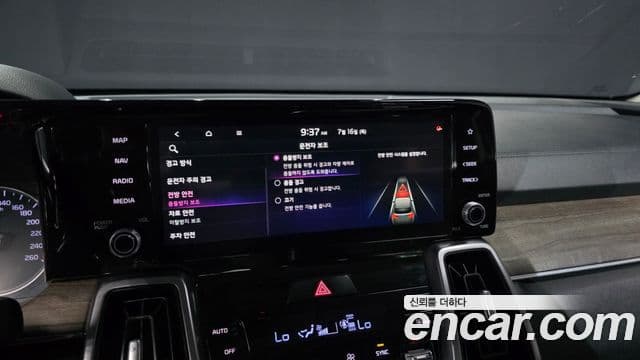 Kia Sorento 2021 — ფოტო 16/20