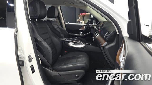 Mercedes-Benz GLE-Class 2019 — Şəkil 12/20