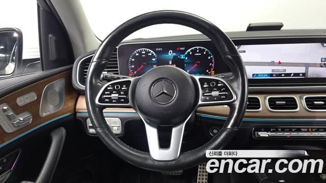 Mercedes-Benz GLE-Class 2019 — Şəkil 13/20