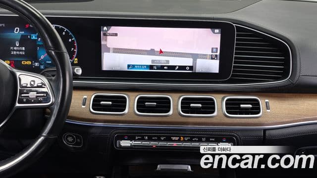 Mercedes-Benz GLE-Class 2019 — Şəkil 15/20