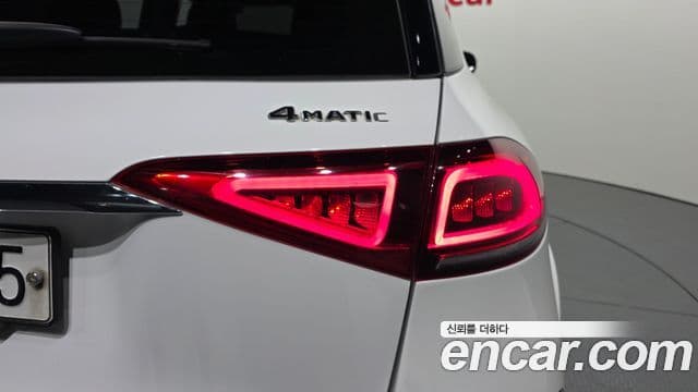Mercedes-Benz GLE-Class 2019 — Photo 17/31