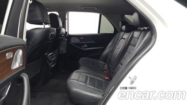 Mercedes-Benz GLE-Class 2019 — Photo 24/31