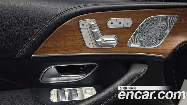 Mercedes-Benz GLE-Class 2019 — Photo 22/31