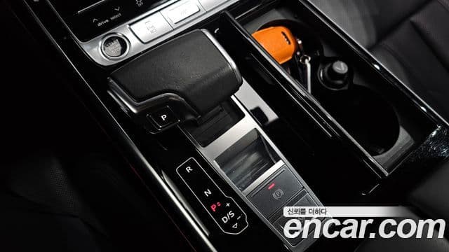 Audi A8 2021 — Şəkil 9/20