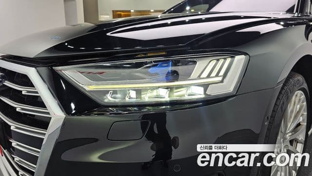 Audi A8 2021 — Photo 11/38