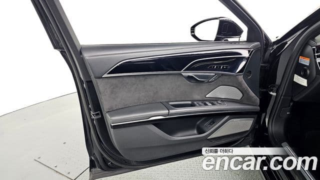 Audi A8 2021 — Photo 14/38