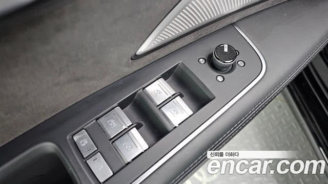 Audi A8 2021 — Photo 23/38