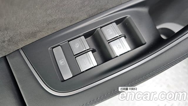 Audi A8 2021 — Photo 13/38