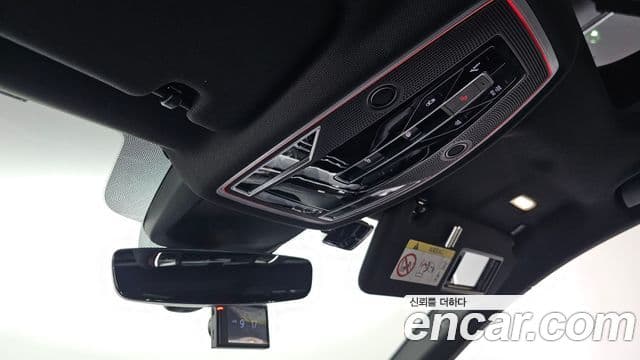 Audi A8 2021 — Photo 16/38