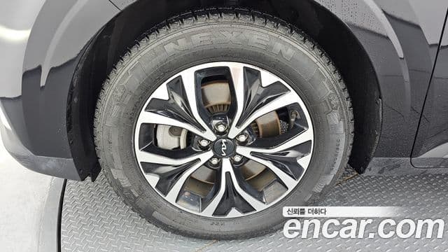 Kia Carnival 2022 — фото 5 из 20