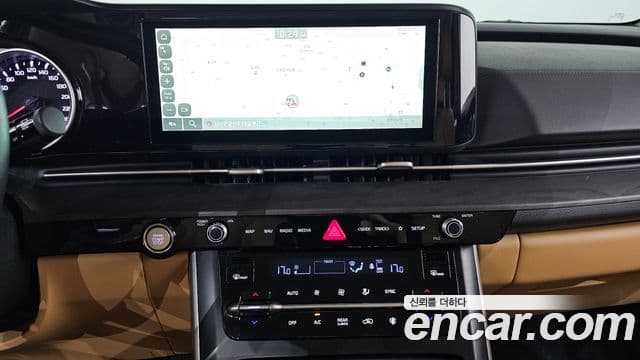 Kia Carnival 2022 — фото 14 из 20