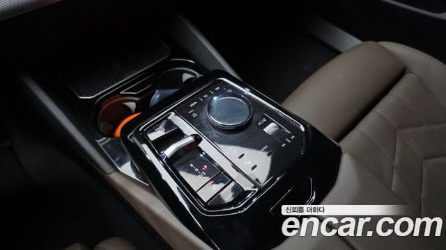 BMW 5 Series 2025 — Фото 9/20