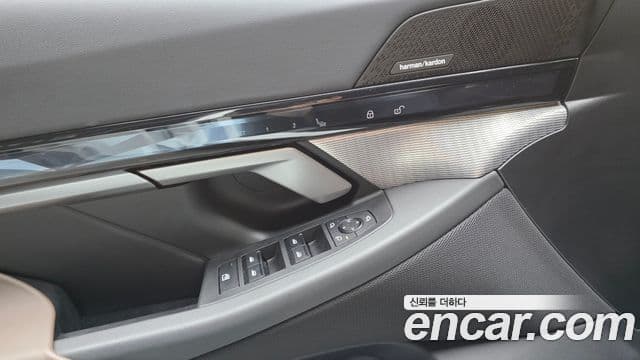 BMW 5 Series 2025 — Фото 19/20