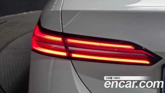 BMW 5 Series 2025 — Şəkil 22/30