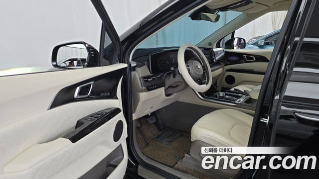 Kia Carnival 2021 — Şəkil 41/42