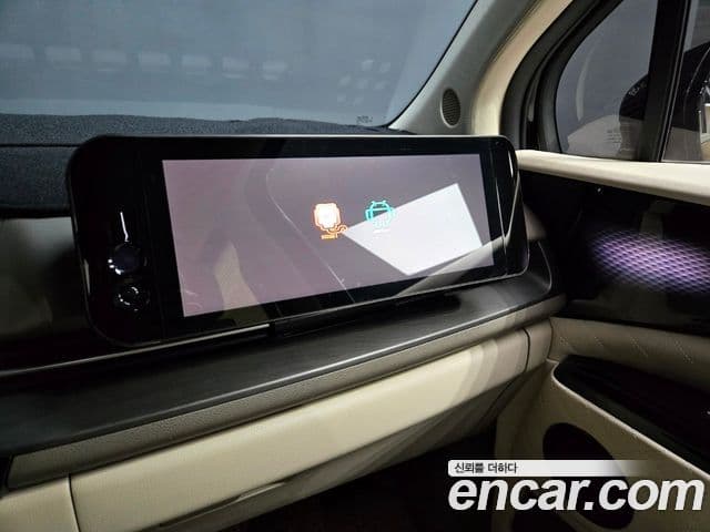 Kia Carnival 2021 — Şəkil 33/42